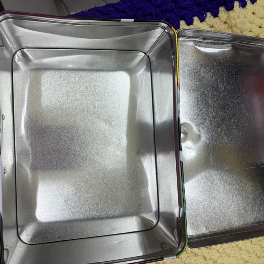 Pokemon Tin case featuring Pikachu & Charizard - case only